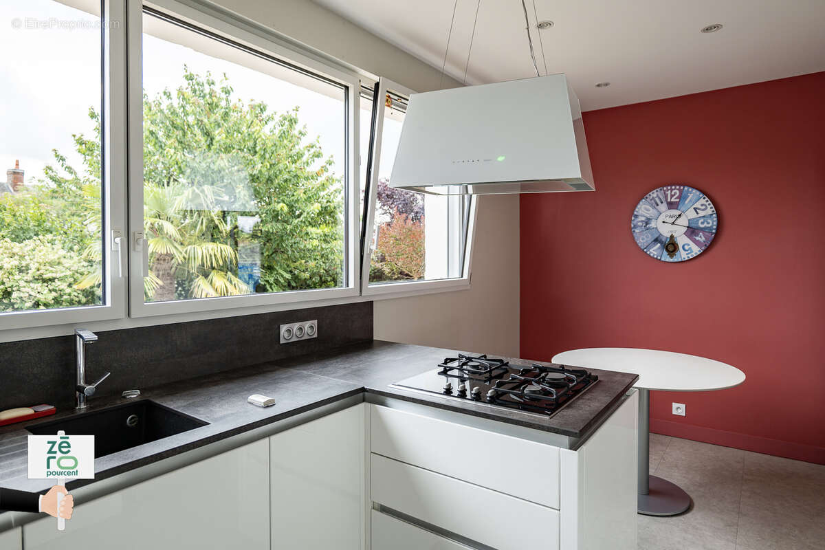 Maison familiale spacieuse avec dépendance - photo 10