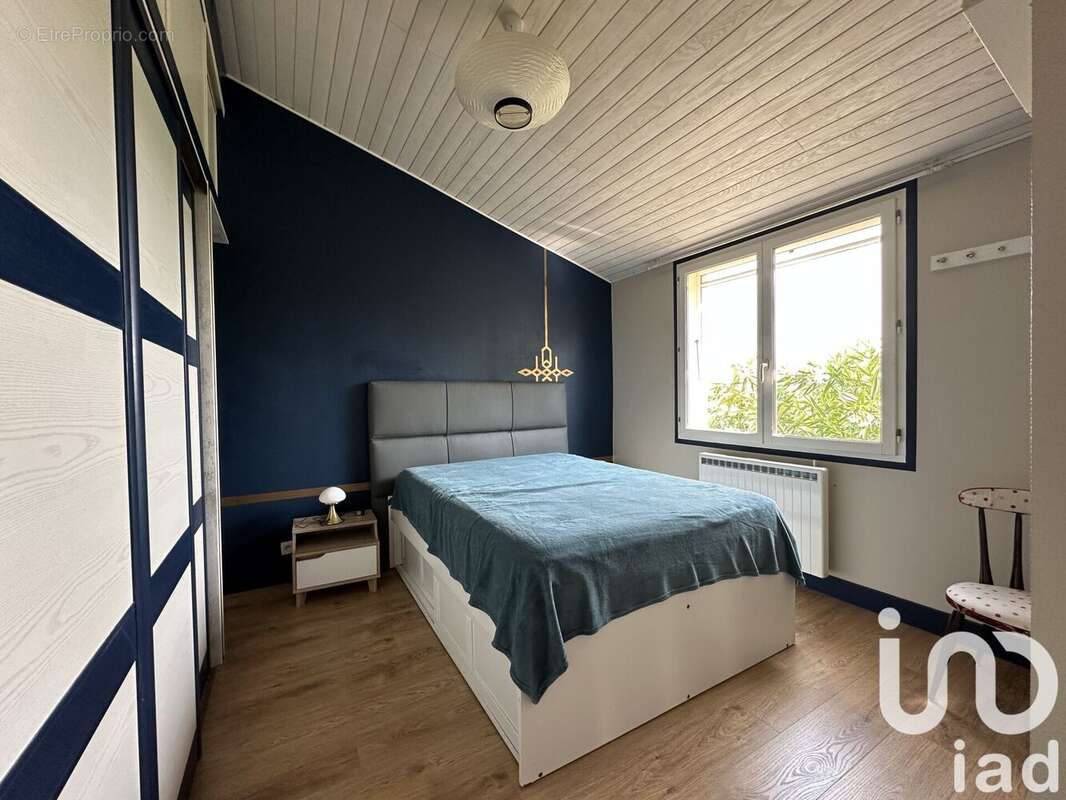 Maison 210 m² à Pradines  - photo 9