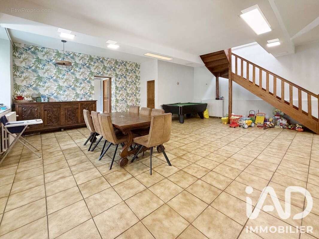 Maison 225 m² à Guignes  - photo 6