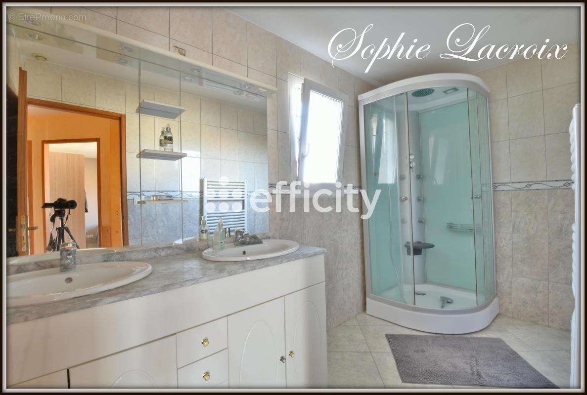 Maison à ROUSSILLON