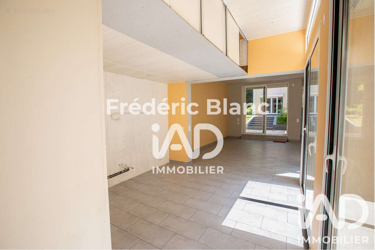 Maison 304 m² à Igny  - photo 4