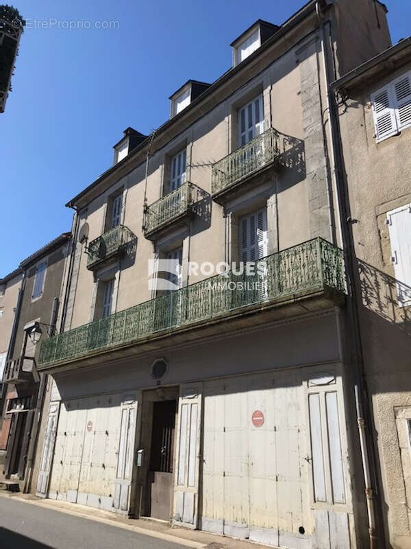 Maison à CORNUS