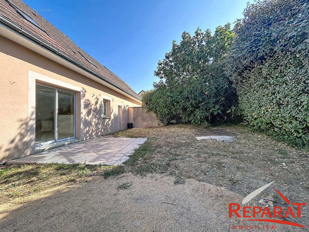 Maison 95 m² à Saint-Pantaleon-De-Larche  - photo 2