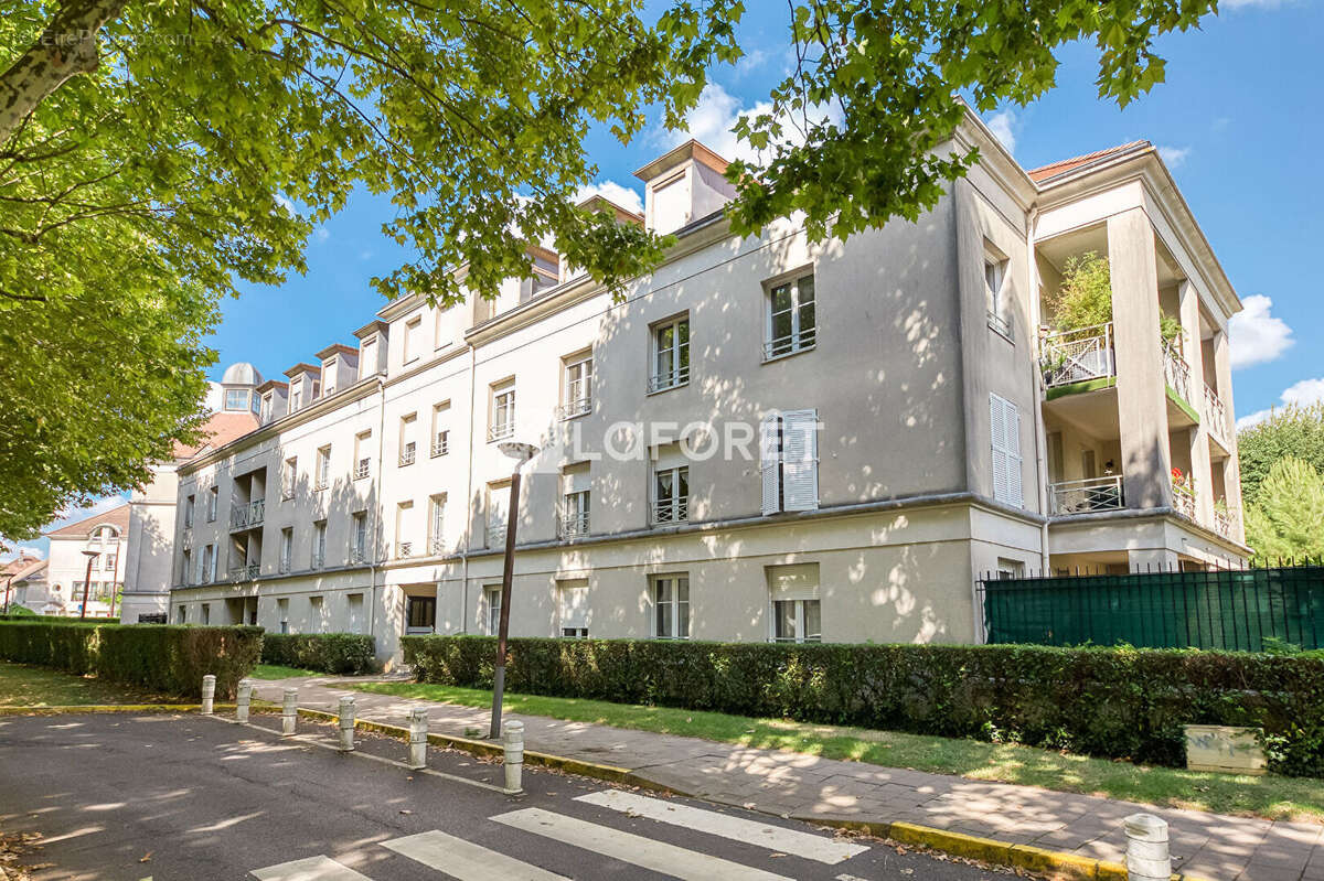 Appartement à BUSSY-SAINT-GEORGES