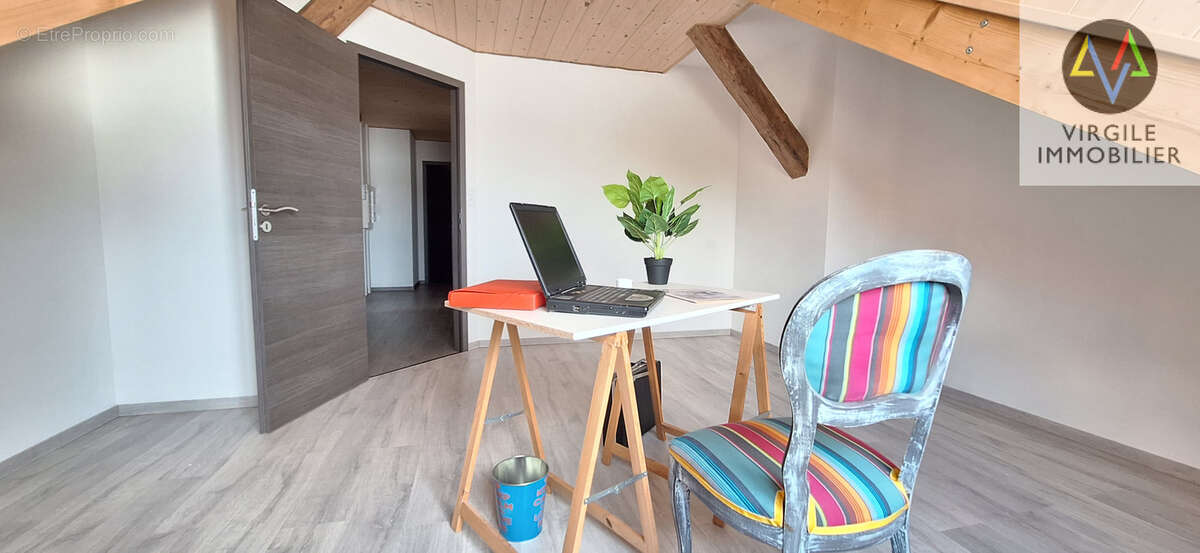 Appartement entièrement rénové de 116 m2 - photo 7