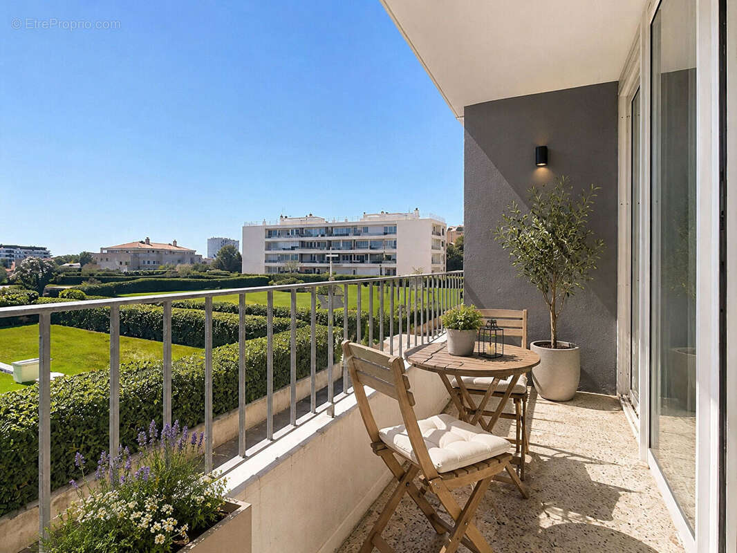 Appartement à MARSEILLE-9E