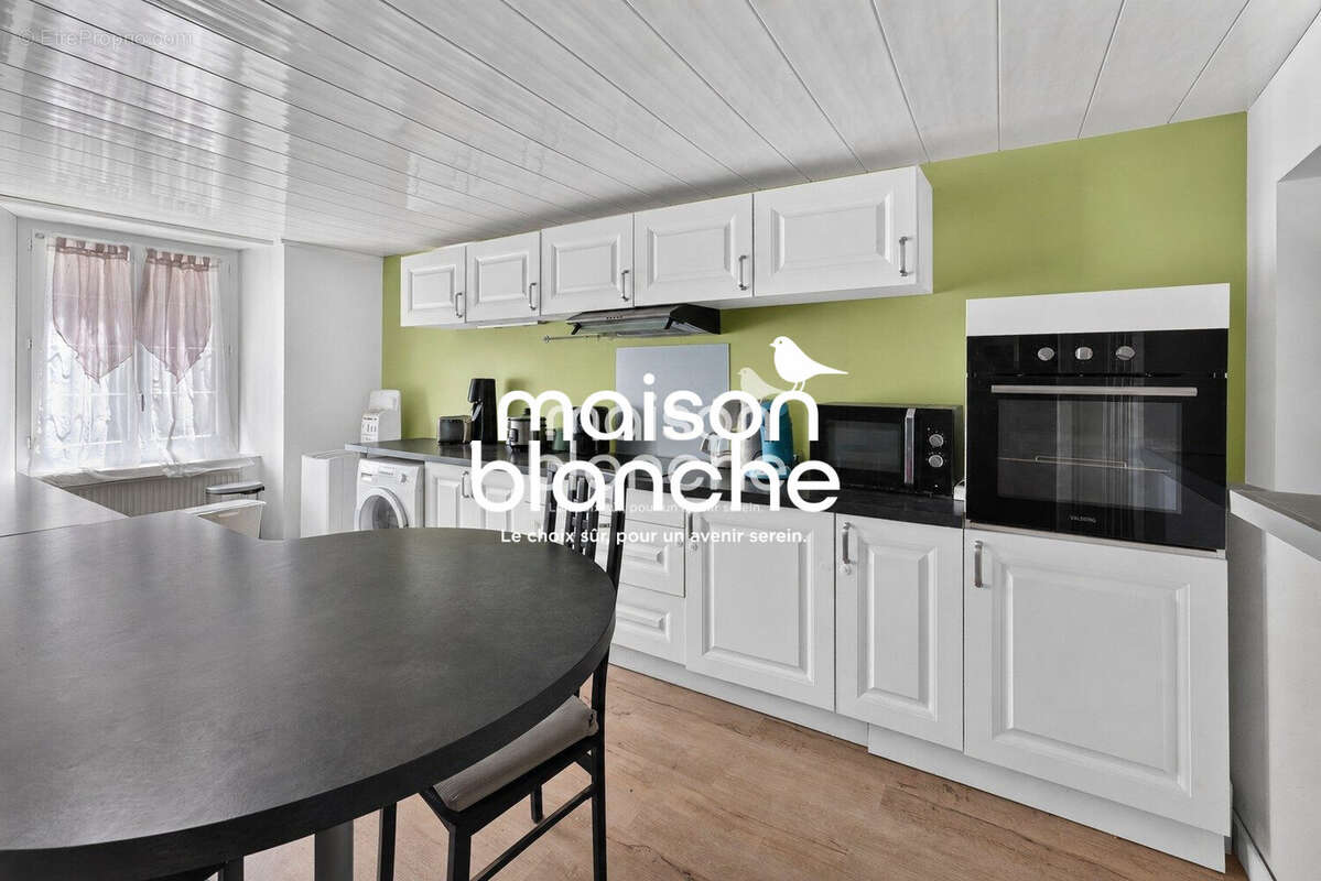 Maison 122 m² à Saint-Maixent-L'ecole  - photo 2