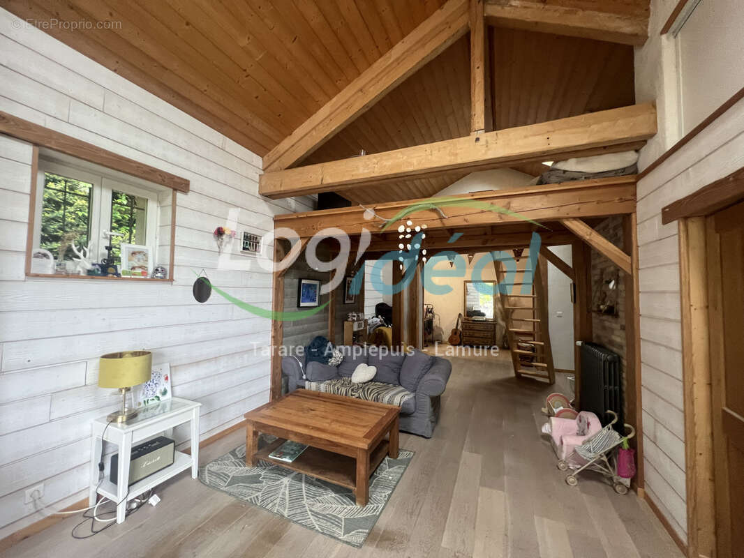 Maison à AMPLEPUIS
