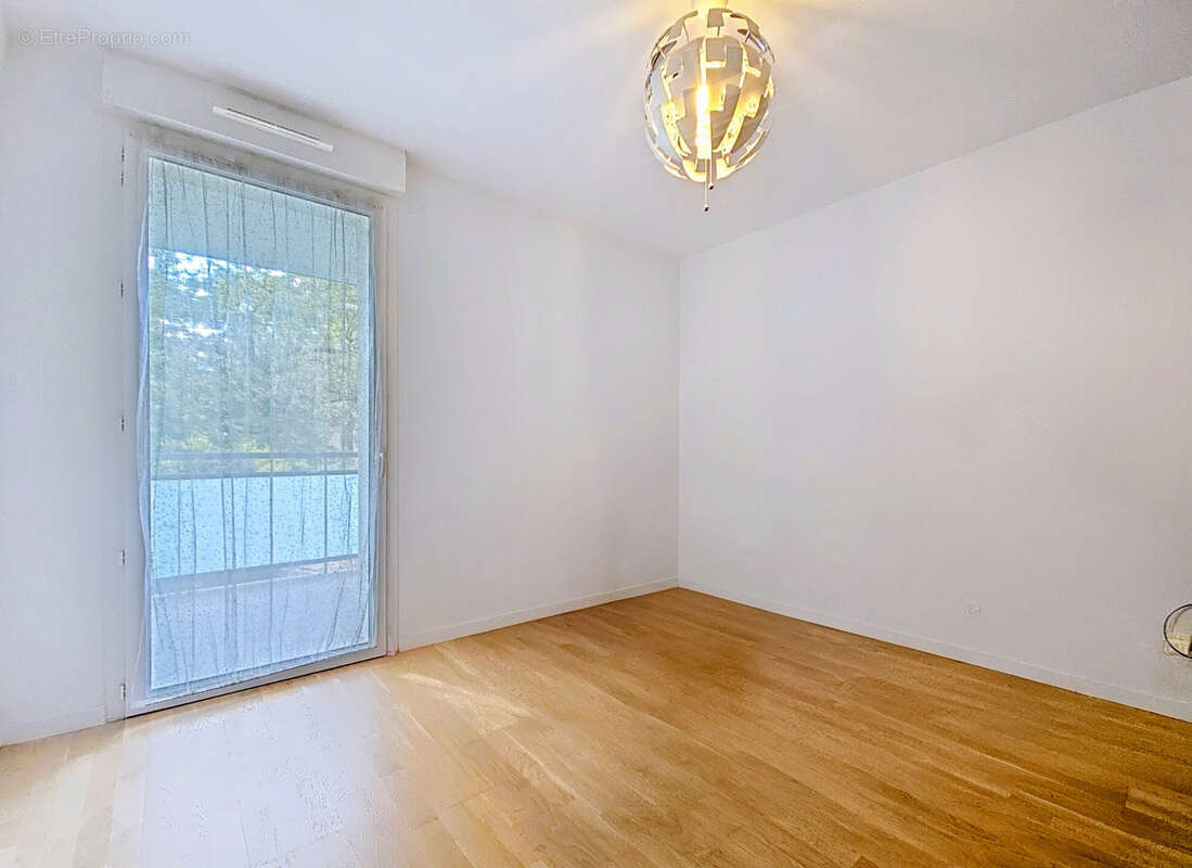 Meylan Béalières   Appartement T4 avec grande terrasse et garage en résidence récente - photo 10