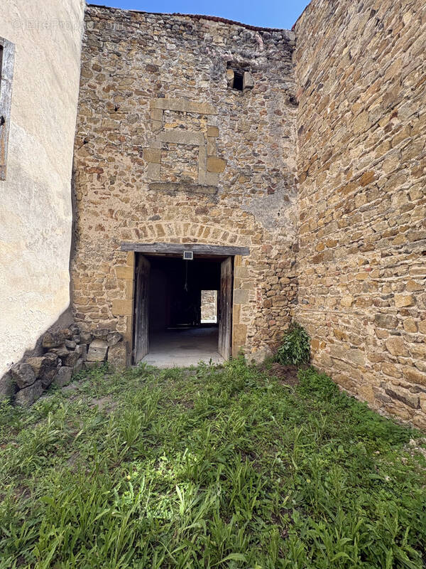 Autre à VIC-LE-COMTE