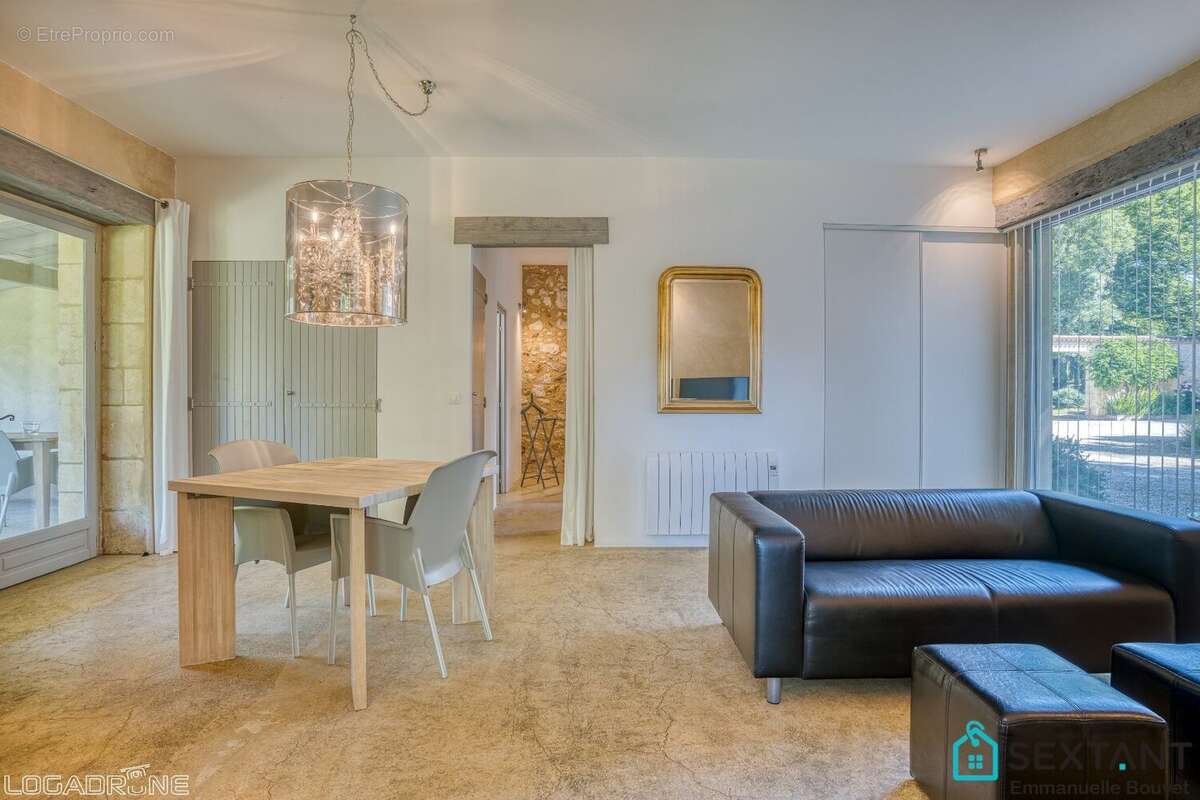 A 15 min de Bergerac, superbe propriété en pierre rénovée sur plus de 3 HA, 4 habitations, grange, superbe espace piscine - photo 14