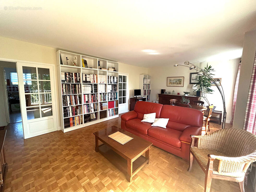 Appartement à L'HAY-LES-ROSES