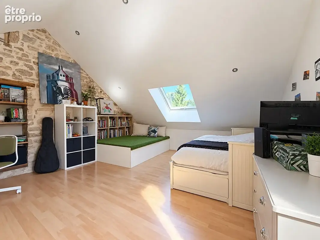 Maison en pierres à Menotey avec piscine et jardin - photo 11