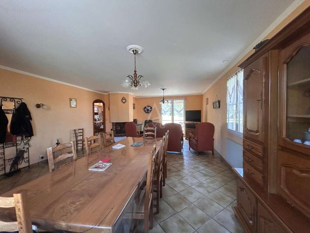 Maison sous sol, dépenance et grand terrain. - photo 2