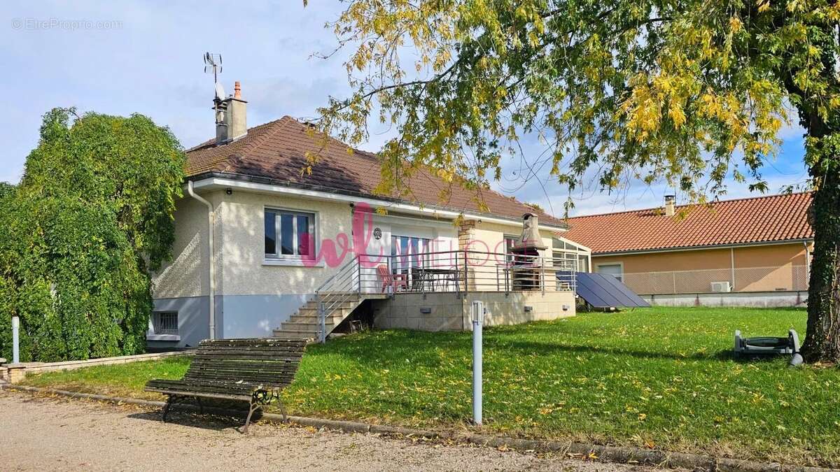 Maison à CHARVIEU-CHAVAGNEUX