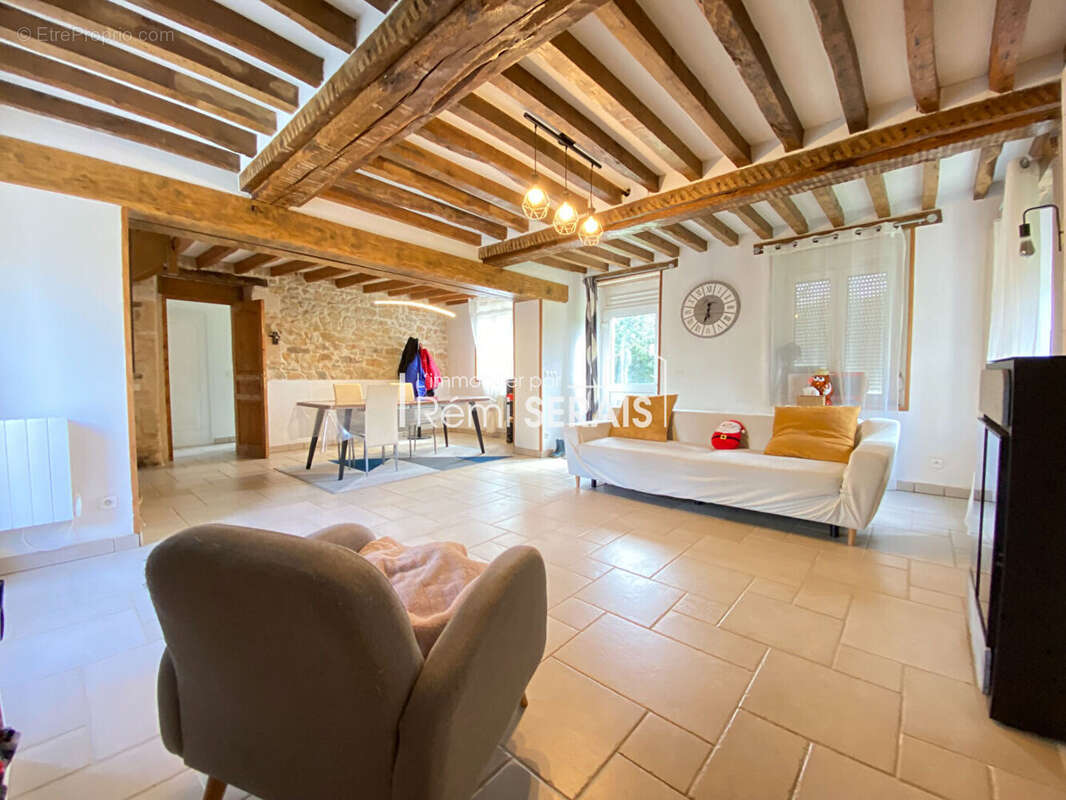 Maison à MONTMERREI