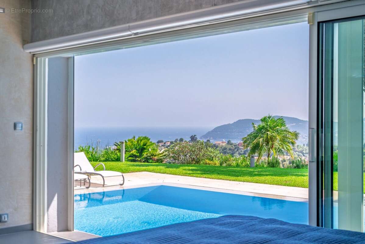 Villa contemporaine à Mandelieu-la-Napoule avec vue mer panoramique et espace bien-être - photo 18