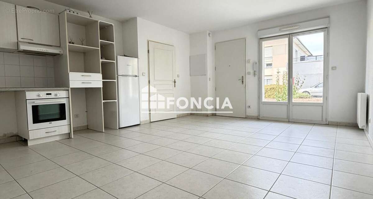 À vendre – Charmante maison 2 pièces avec jardin et parking – Résidence Les Villages d'Or à Pierrelaye - photo 2