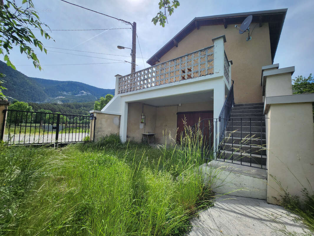 Maison à THORAME-BASSE