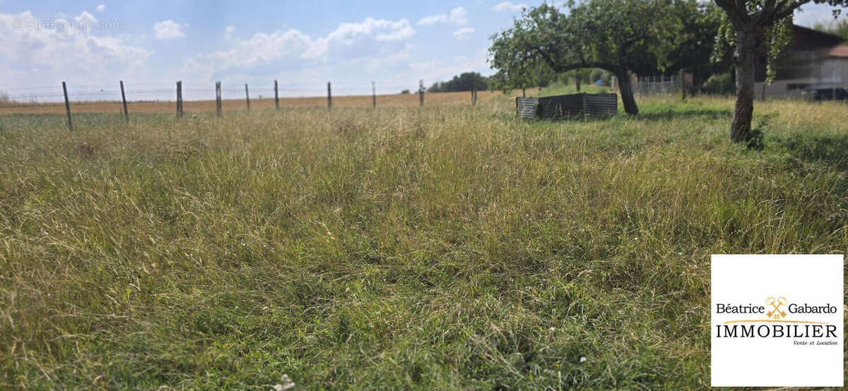 Terrain Parcieux 600 m2 - photo 2