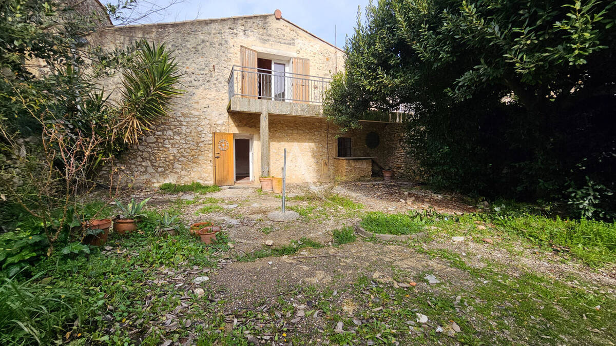Maison à SAINTE-ANASTASIE