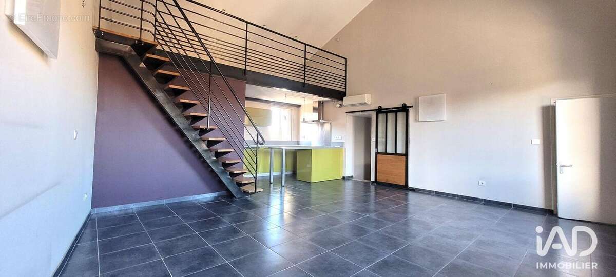 Photo 4 - Commerce à PERNES-LES-FONTAINES