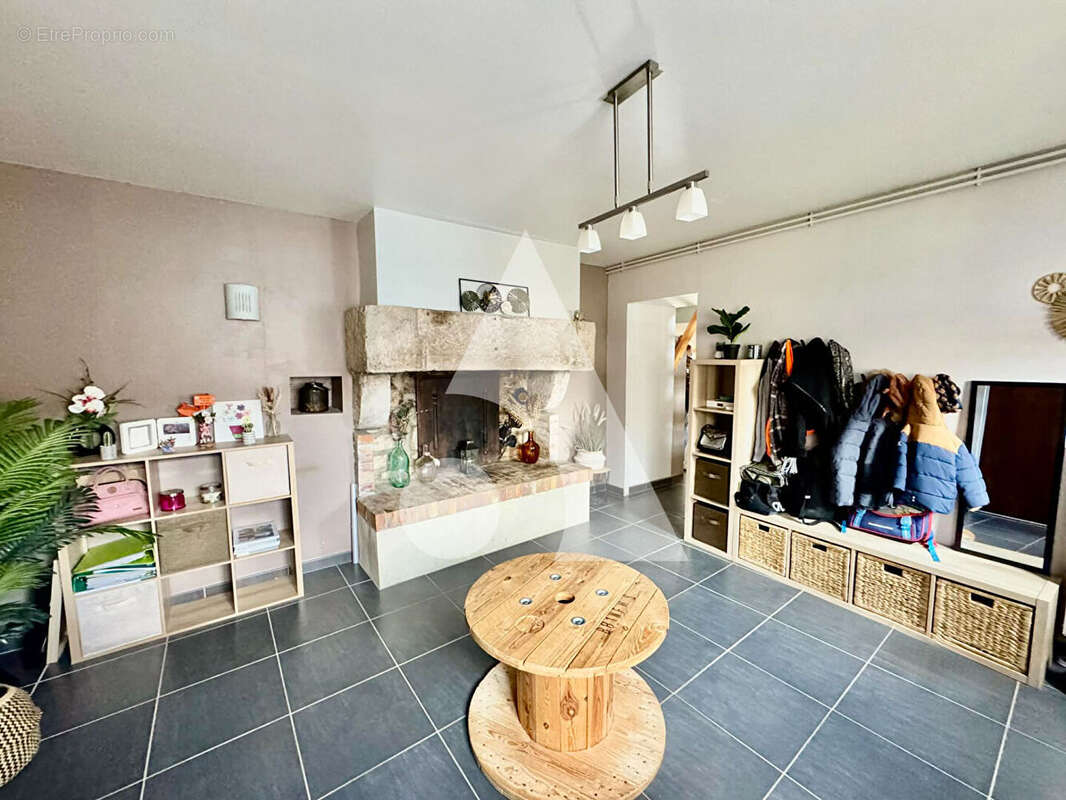 Maison familiale 7 pièces 155m² + dépendance de 57m² - Beaufremont - photo 5