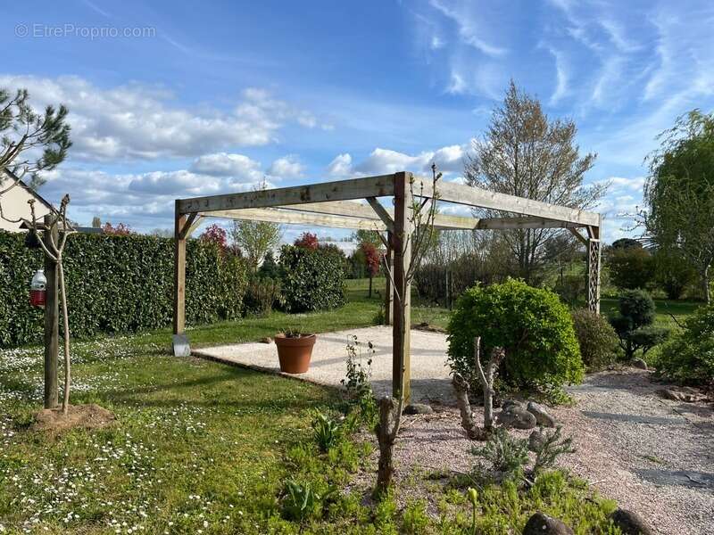 Maison à VILLEBERNIER