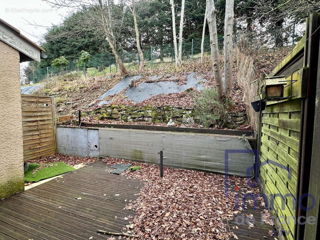 Maison à SAINT-PRIEST-EN-JAREZ