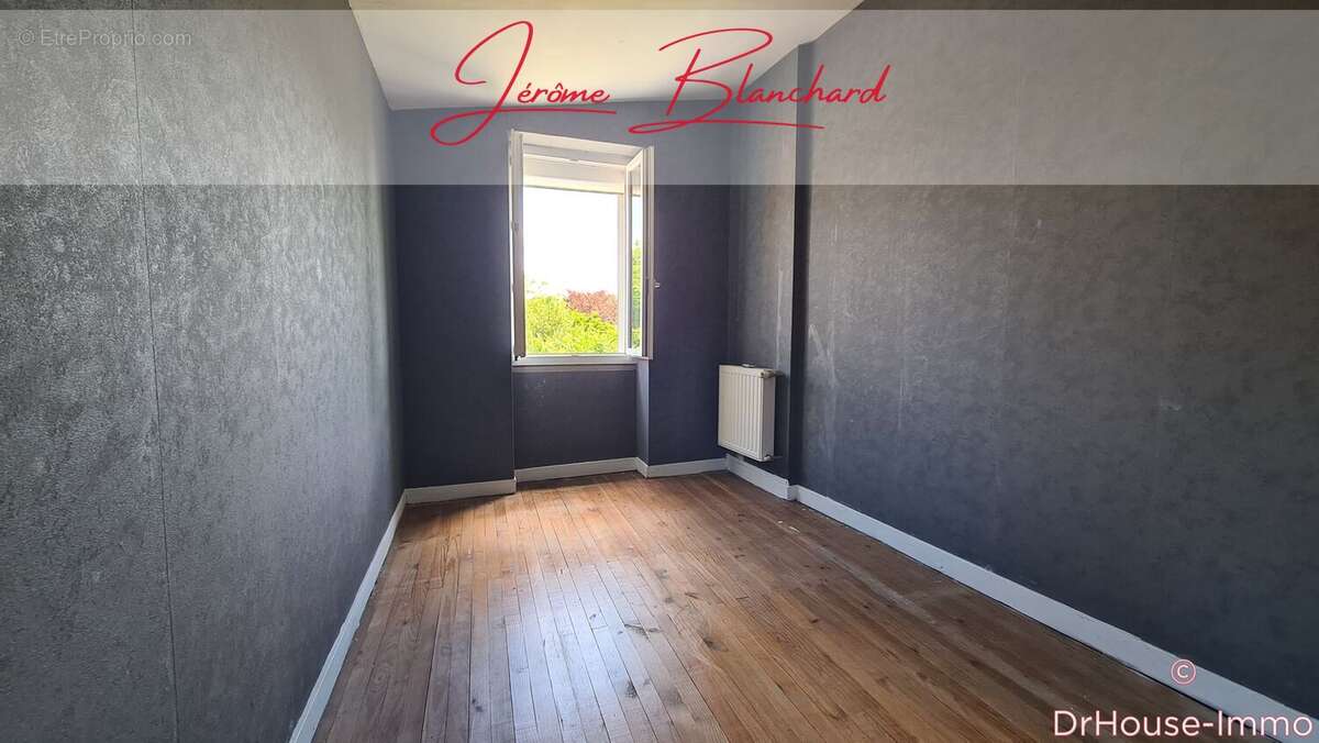 Maison à AMBARES-ET-LAGRAVE