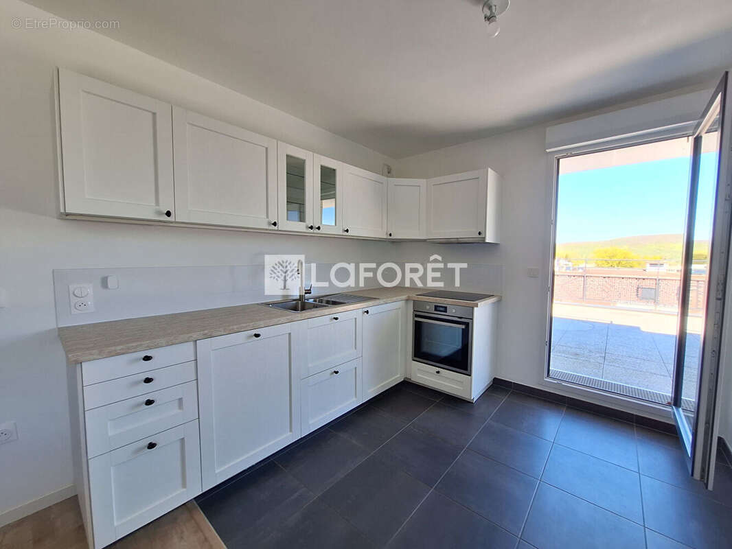 Appartement à VERNEUIL-SUR-SEINE