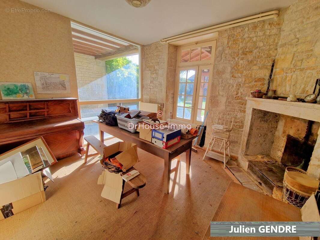 Maison 337 m² à Brioux-Sur-Boutonne  - photo 8