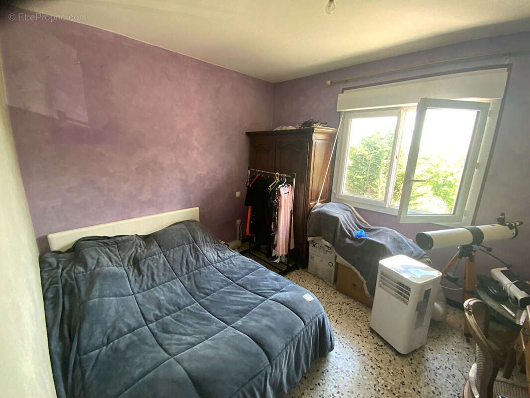 LEDIGNAN 15 MN D'ALES Immeuble avec murs d'un local commercial de 99m², un appartement de 87m² sur 1140m² de terrain - photo 14