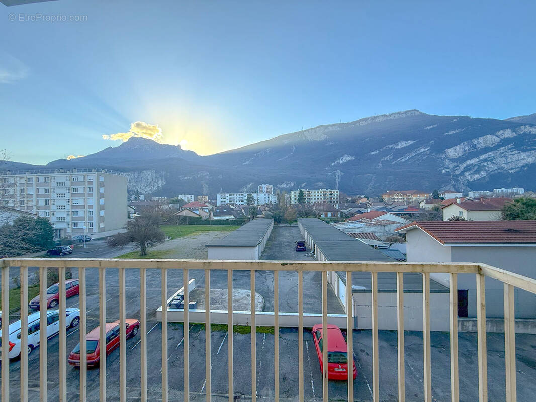 Appartement à FONTAINE