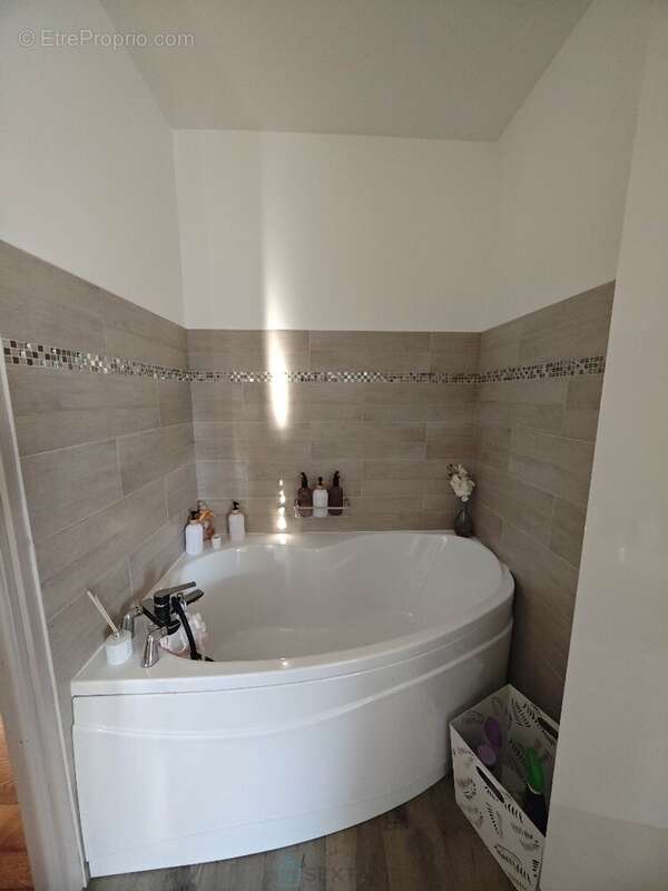 Maison à SAINT-SAUVEUR-SUR-ECOLE