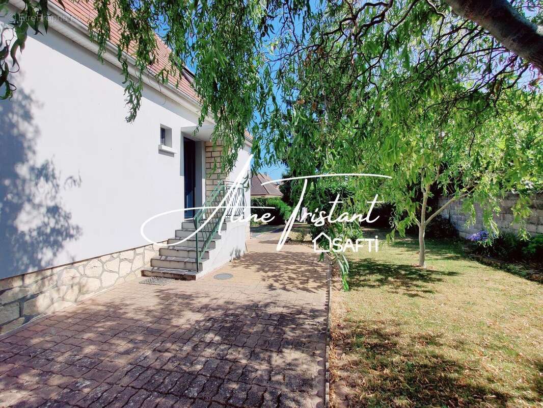 Photo 2 - Maison à FONTAINE-ETOUPEFOUR