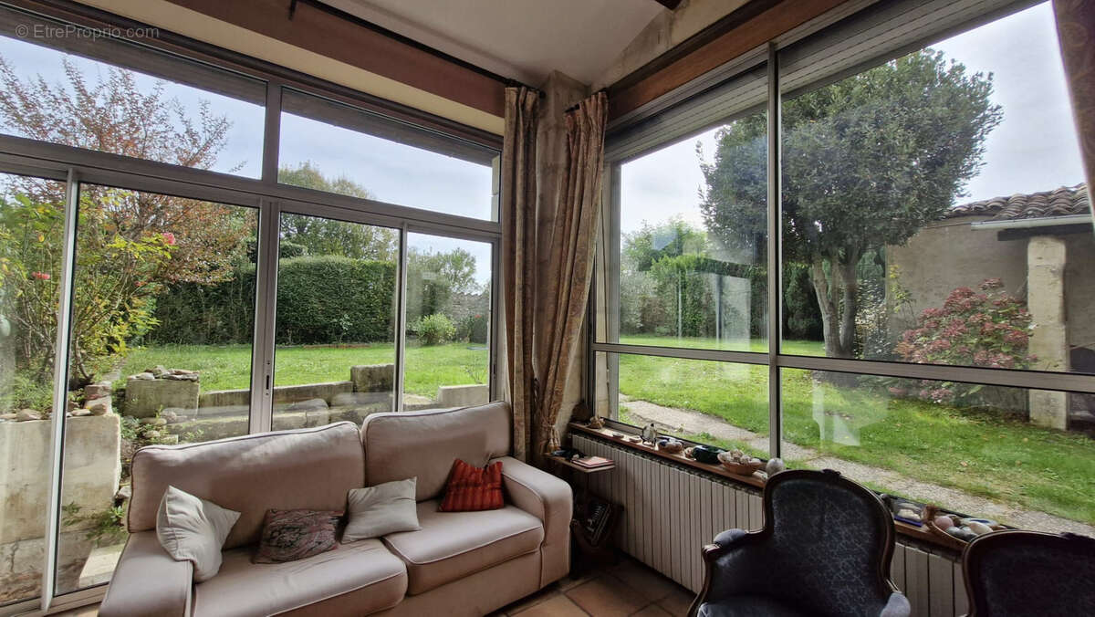 Maison à MORTAGNE-SUR-GIRONDE