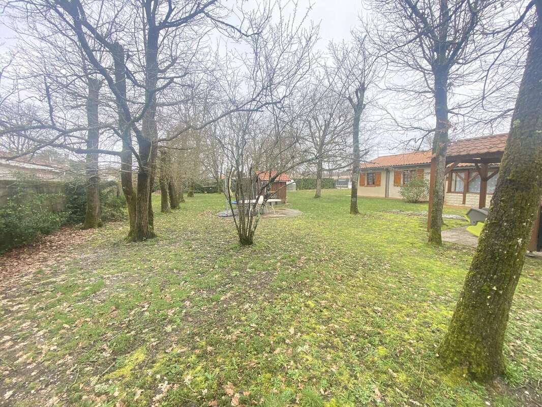Maison à PAREMPUYRE