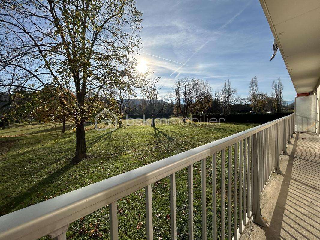 Appartement à LE PONT-DE-CLAIX