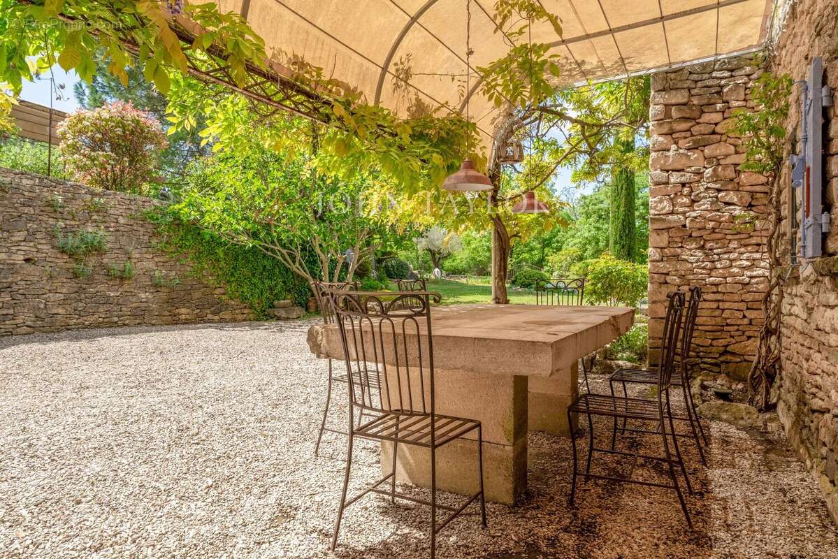 Maison à GORDES