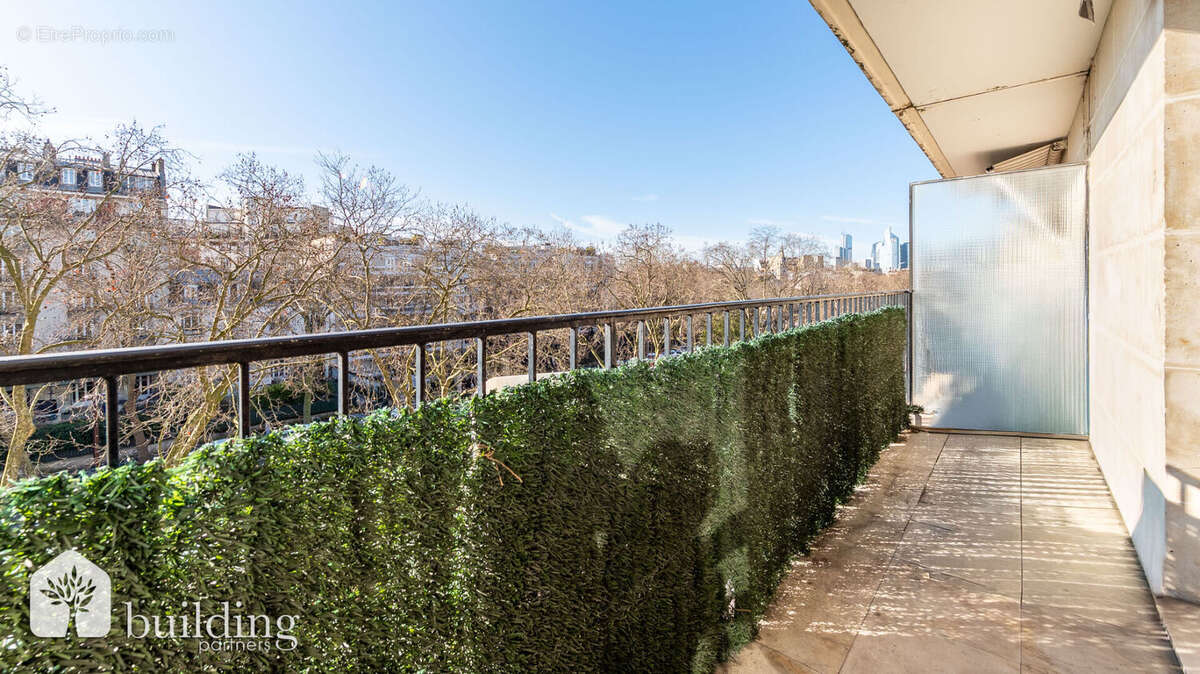 Appartement à NEUILLY-SUR-SEINE