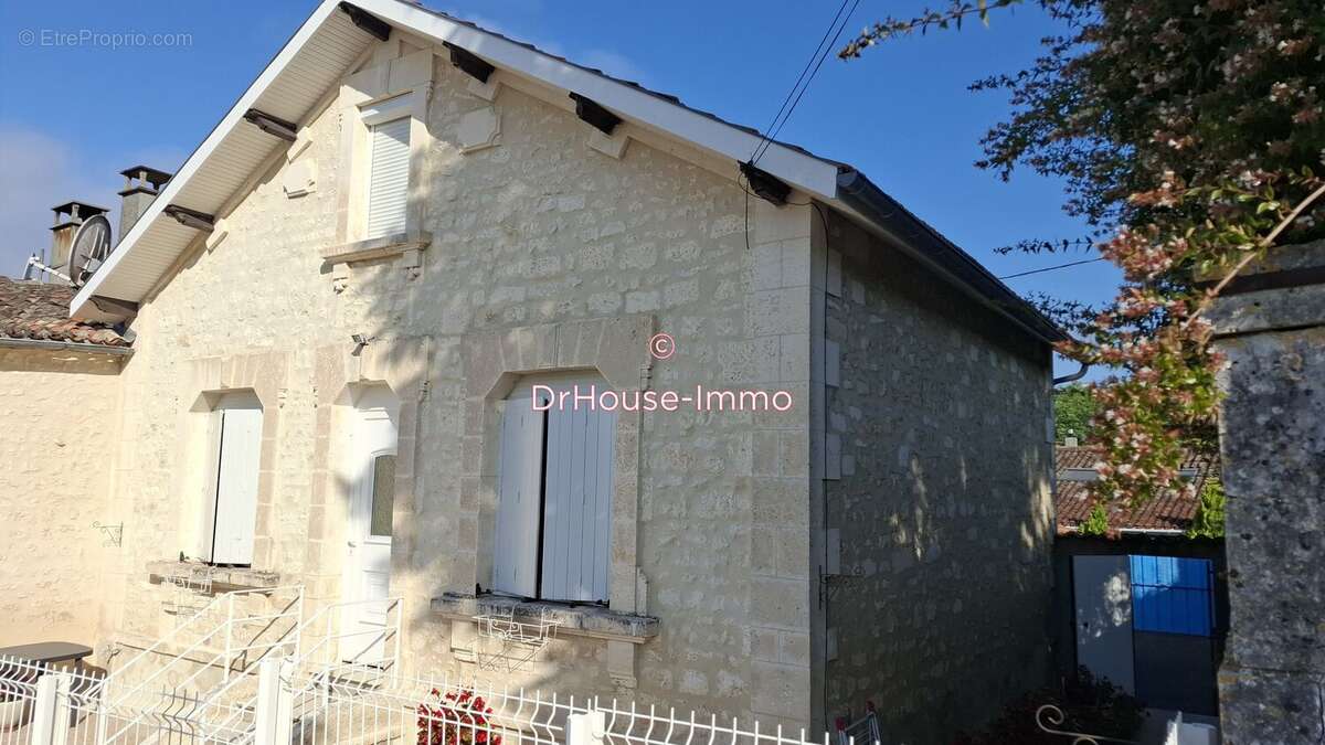 Maison 101 m² à Garat  - photo 18