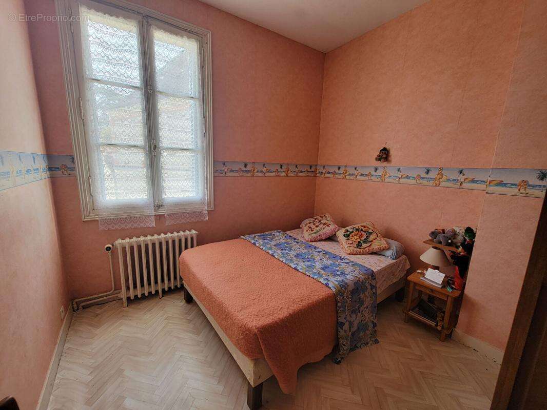 Maison à BETZ-LE-CHATEAU