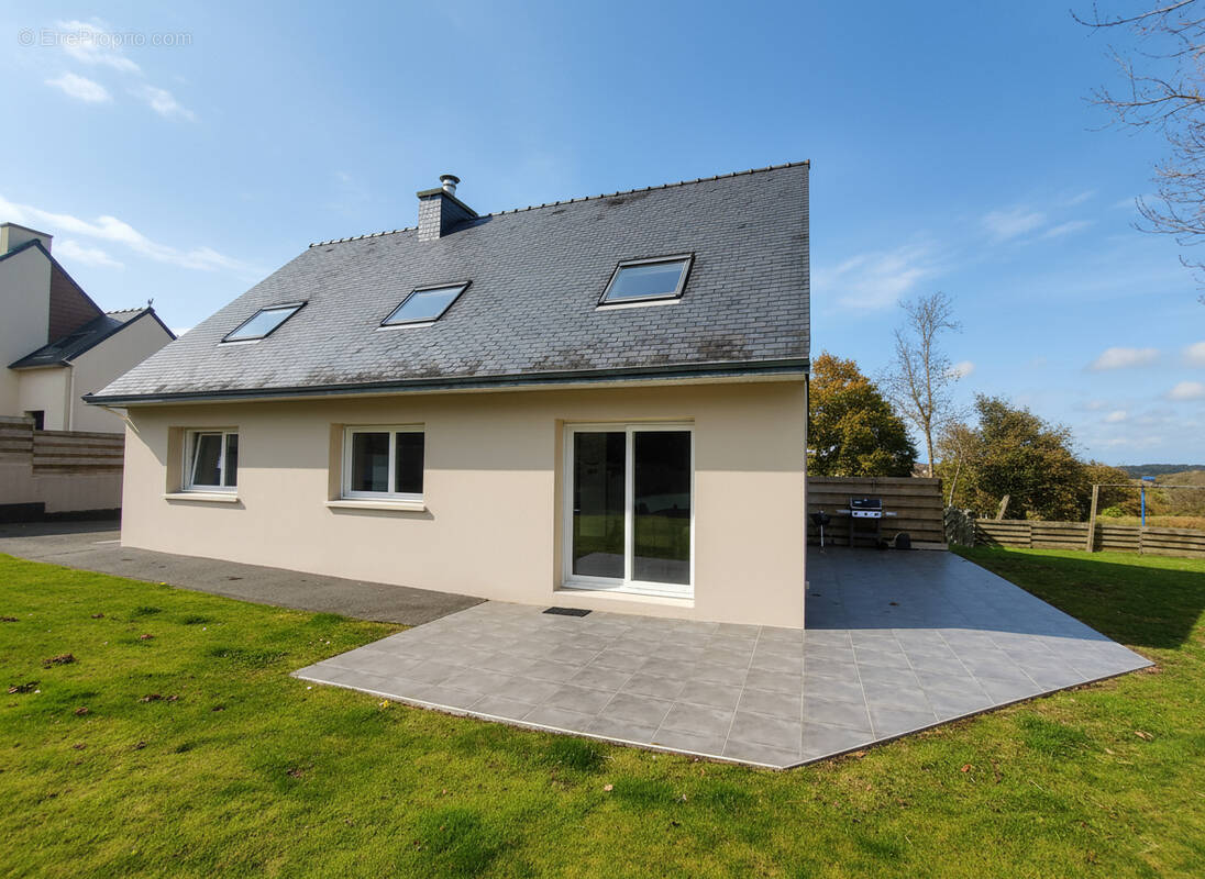 Maison à LAMPAUL-GUIMILIAU