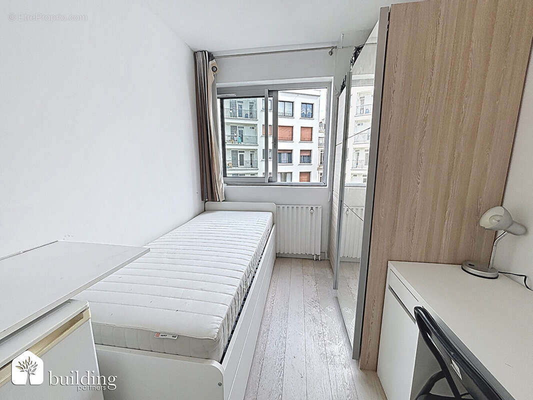 Porte de Saint Cloud Paris 16ème - Chambre de service 11,70 m² - photo 3