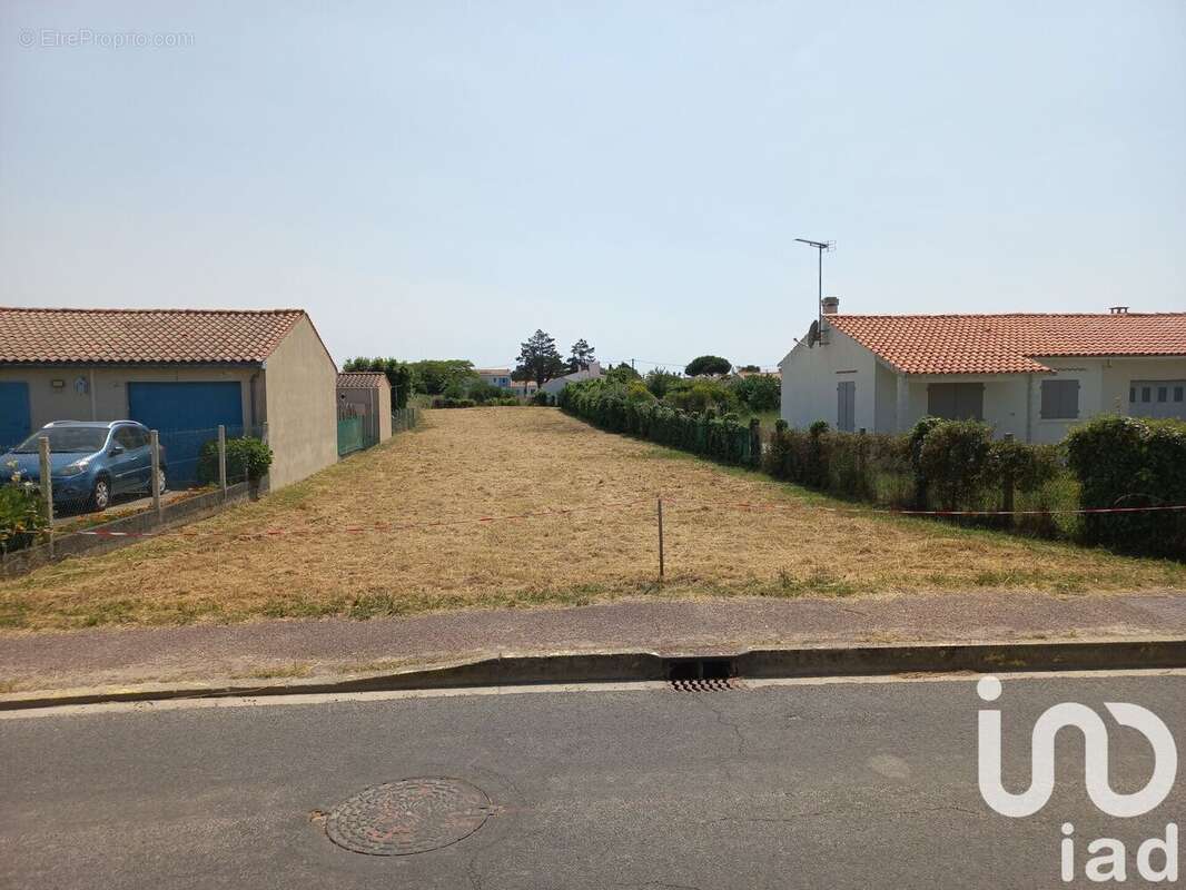 Photo 2 - Terrain à LA BREE-LES-BAINS