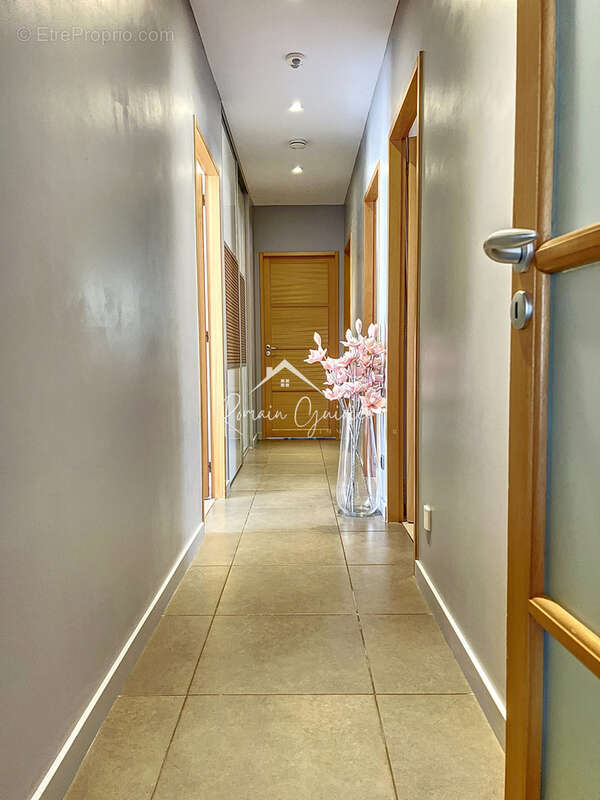 Villa type 6 de 199 m2 sur son terrain de 2122 m2 - photo 16
