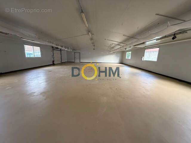LOCAL 400m2 - photo 2
