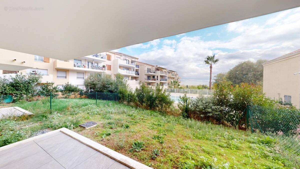 Appartement à LE MUY