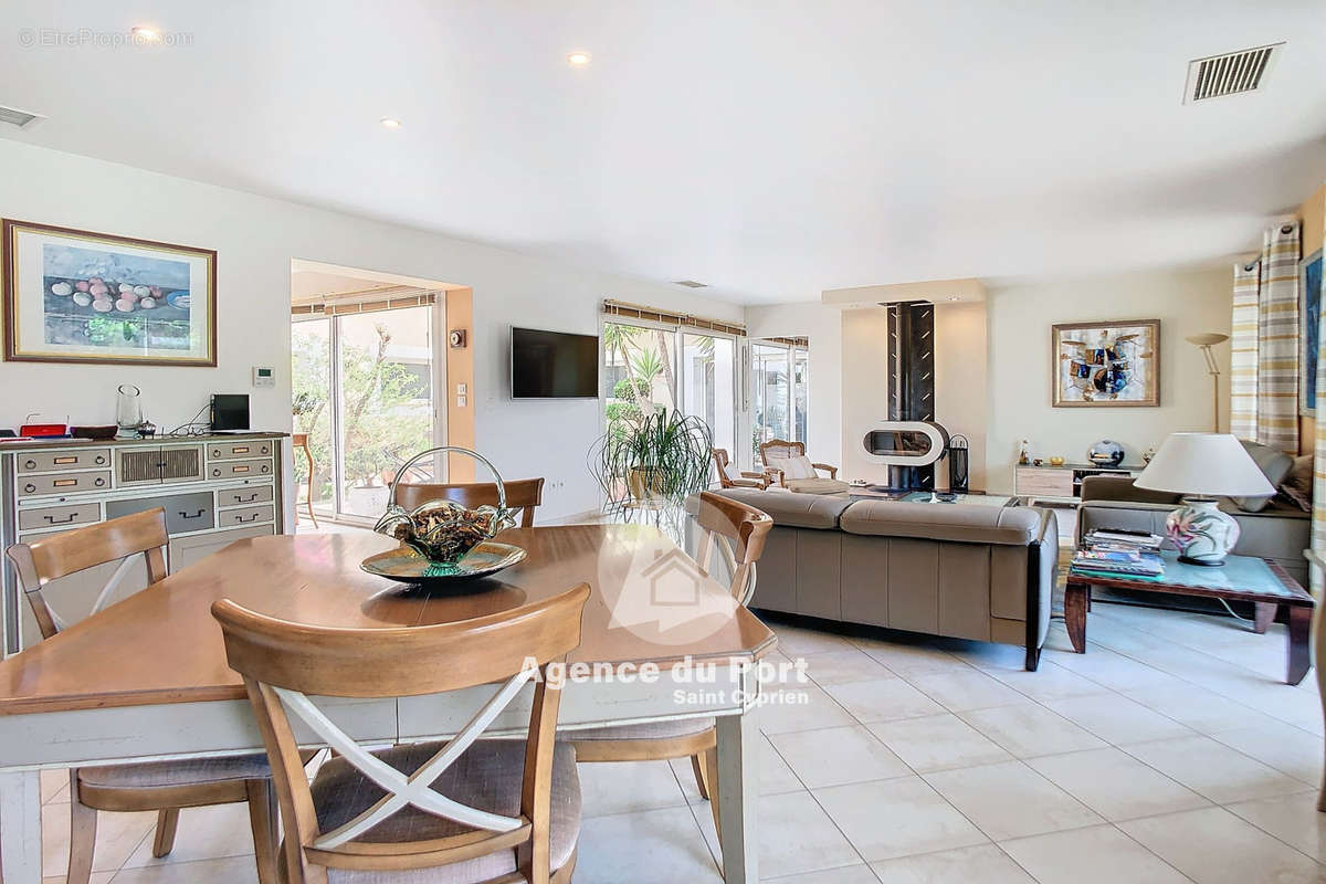 Maison à SAINT-CYPRIEN